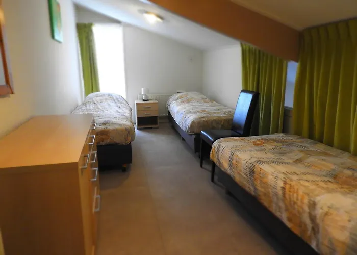 De Vosseburch * Langeraar